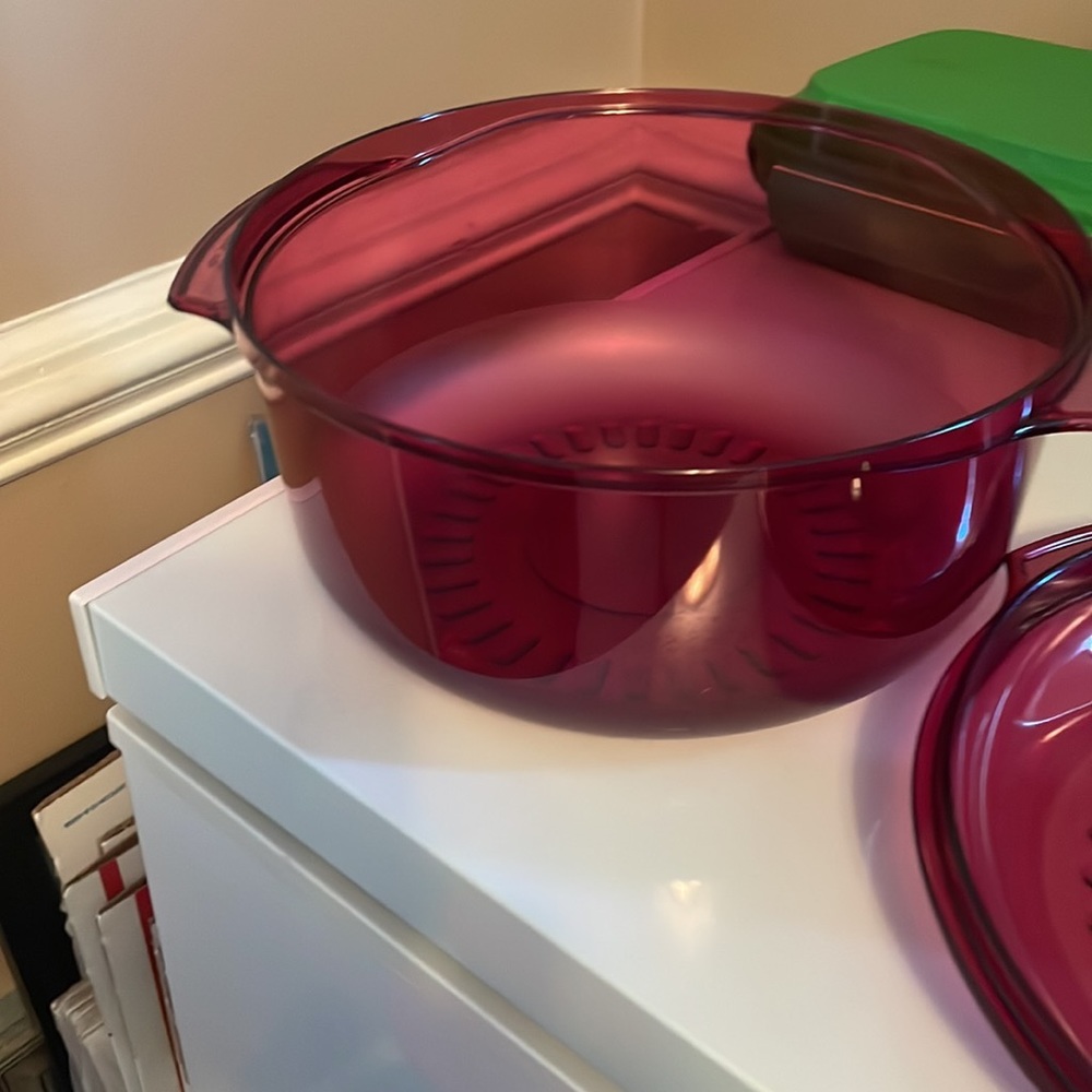 Tupperware Cranberry colored stack cooker - Picture 4 of 4